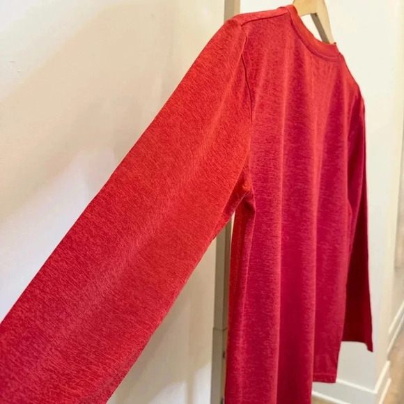 Boy’s Chicago Blackhawks NHL Red Long Sleeve Graphic T-Shirt Size M - Picture 7 of 9